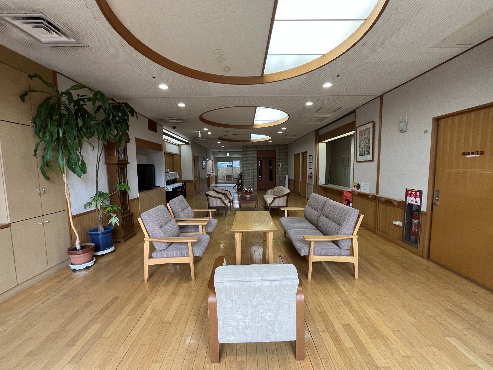 落ち着いた雰囲気のロビー