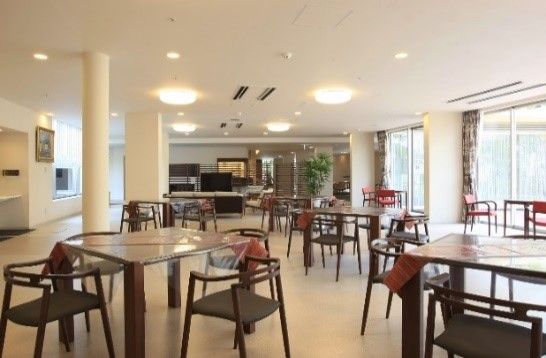 開放的な食事スペース