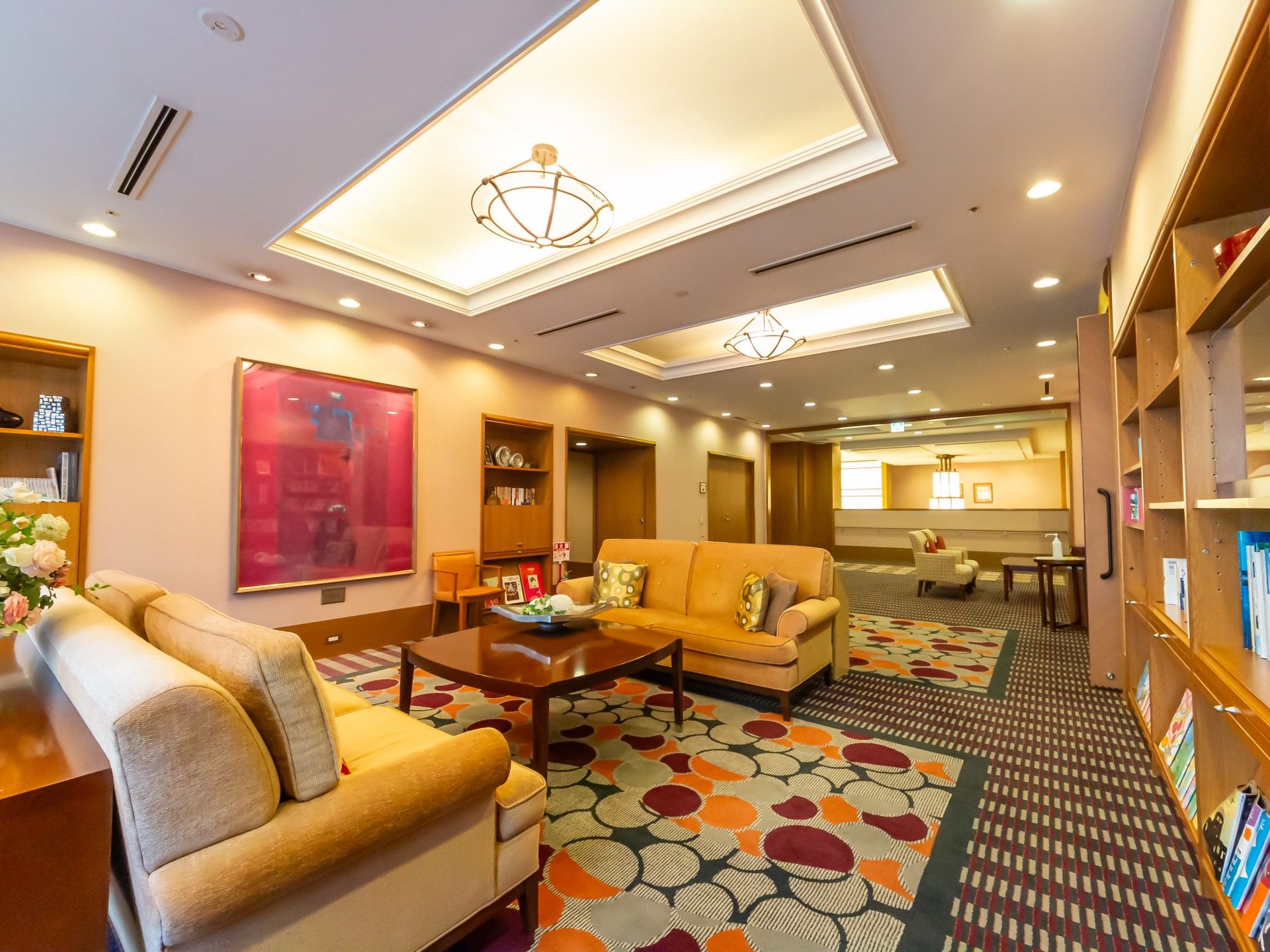 落ち着いた雰囲気の共有スペース