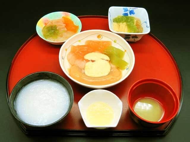 ゼリー状に固めて食べやすくしたメニュー