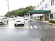 快適な介護施設の外観と駐車場