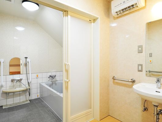 1階脱衣室・浴室