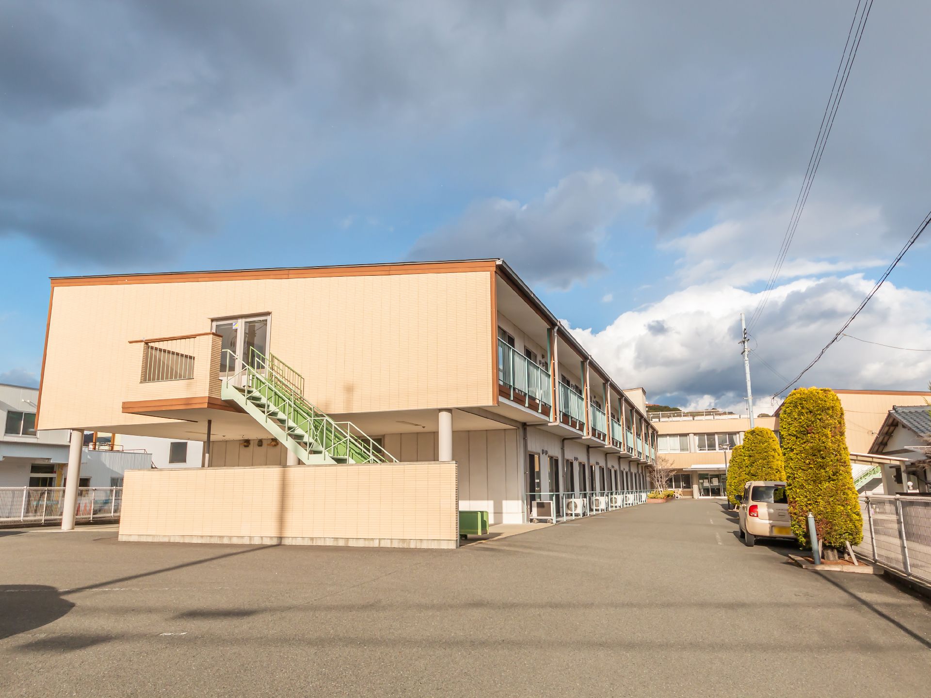 ２階建ての施設