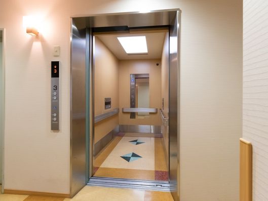 エレベーター