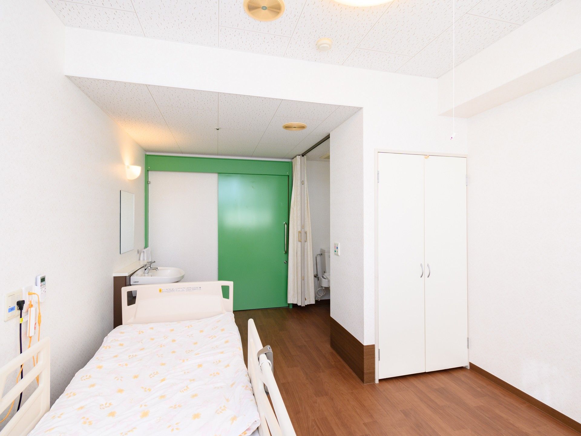 居室内には洗面やトイレがある