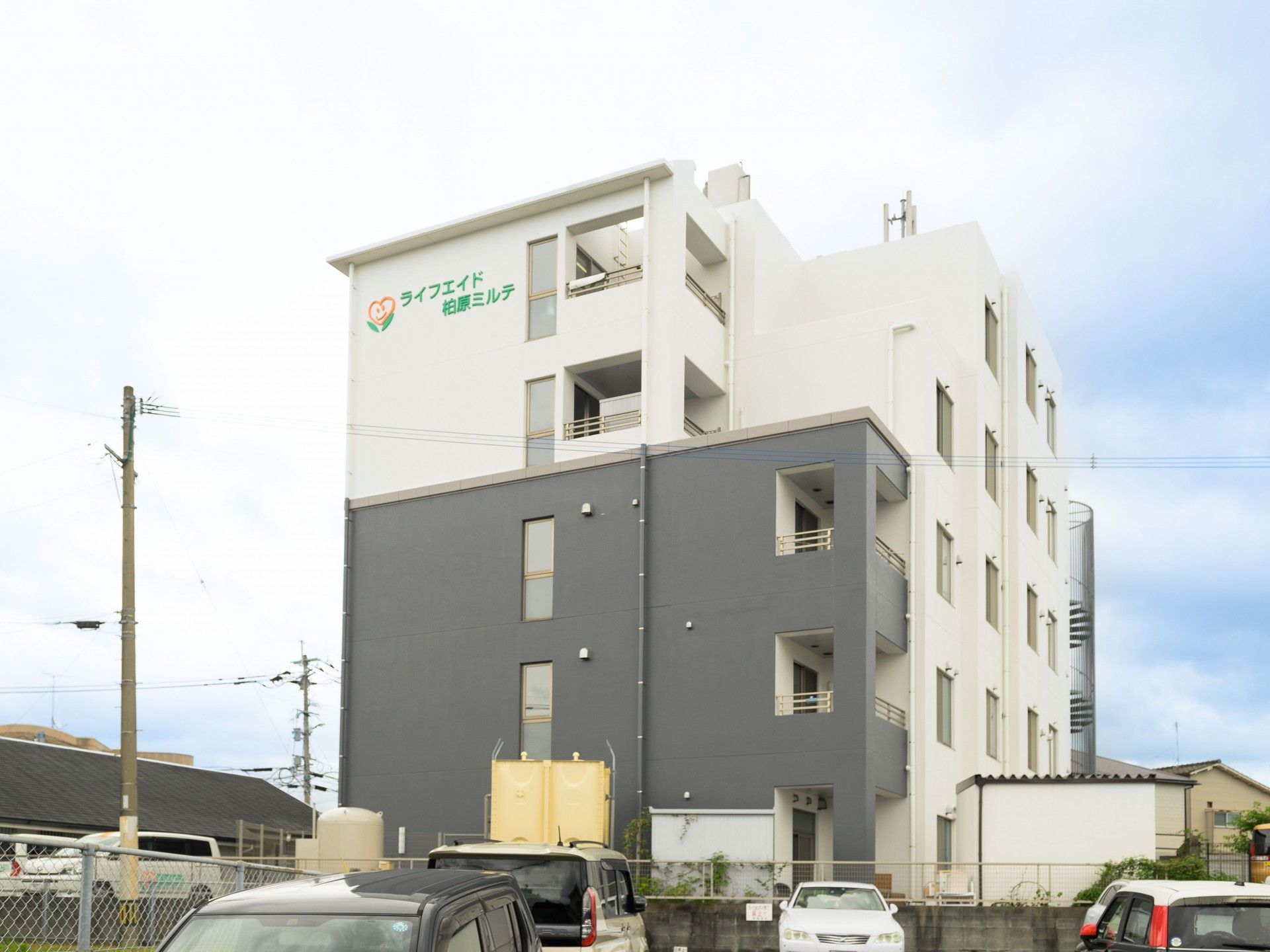 モダンな建物外観