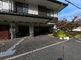 広々とした建物の外観