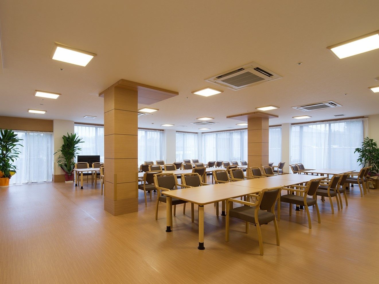 ゆったりとしたダイニングルーム