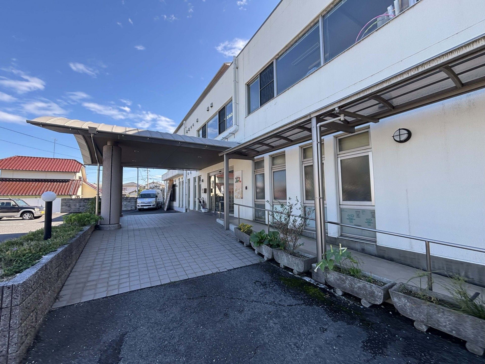 エントランスの外観