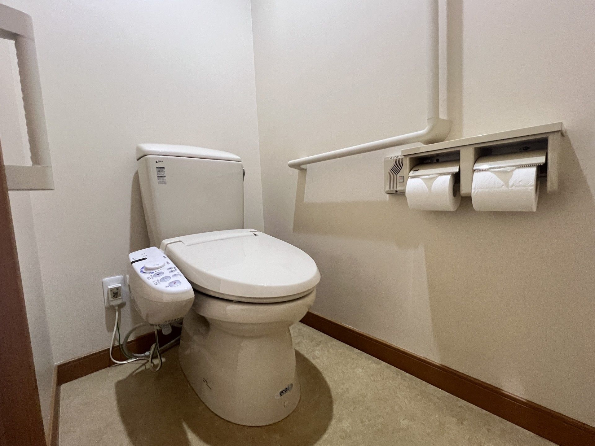 手すり付きトイレ設備