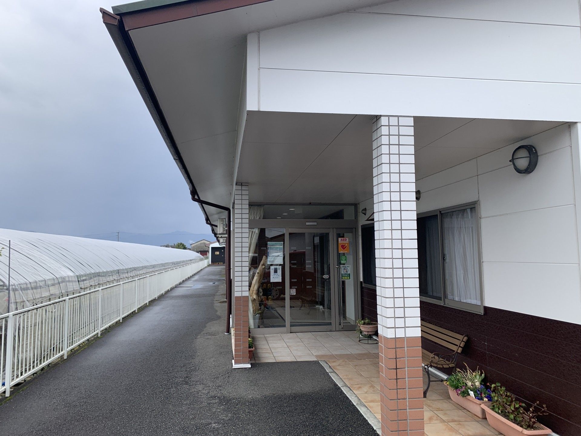 エントランスの外観