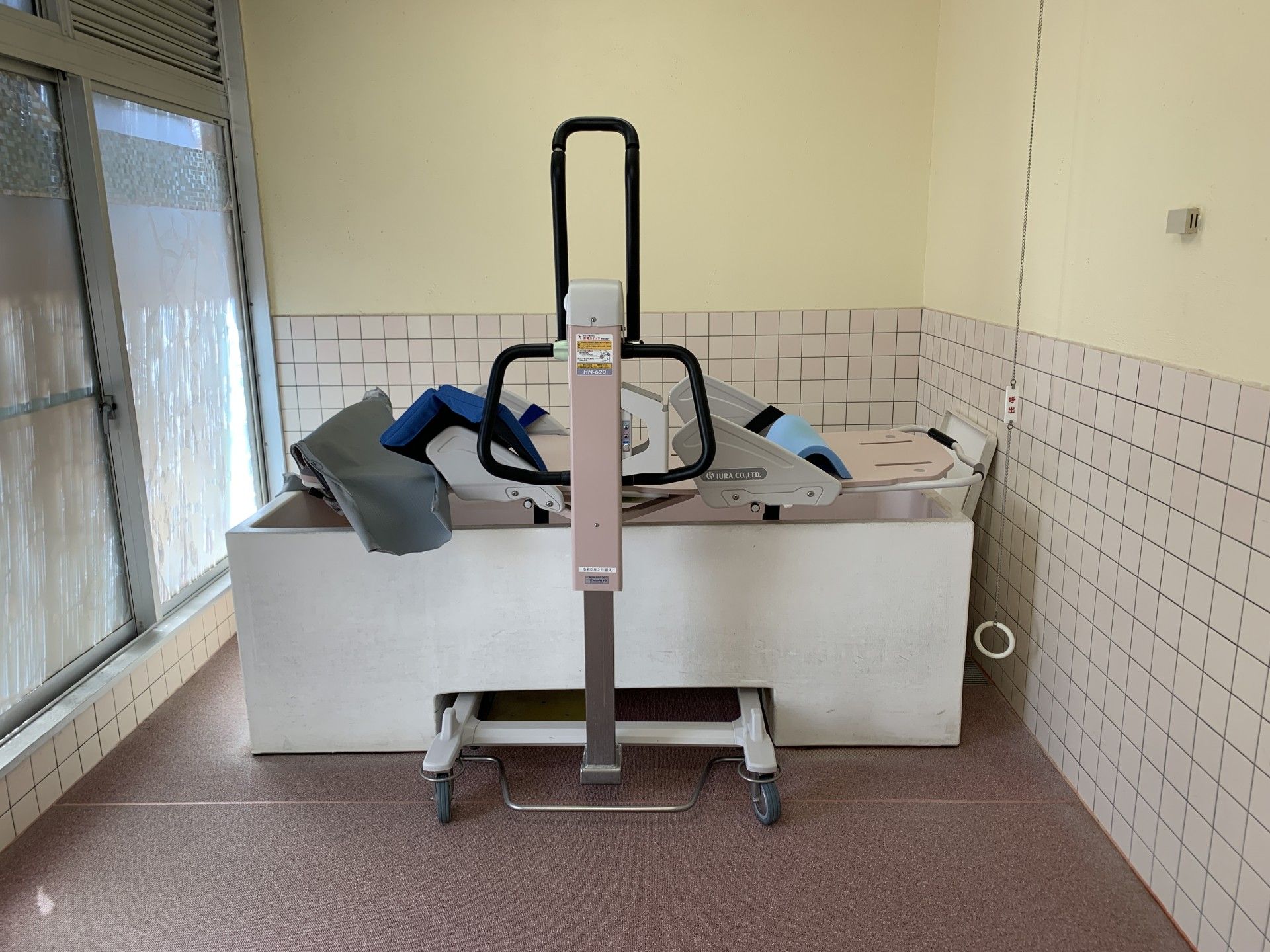 入浴用リフト付き浴槽