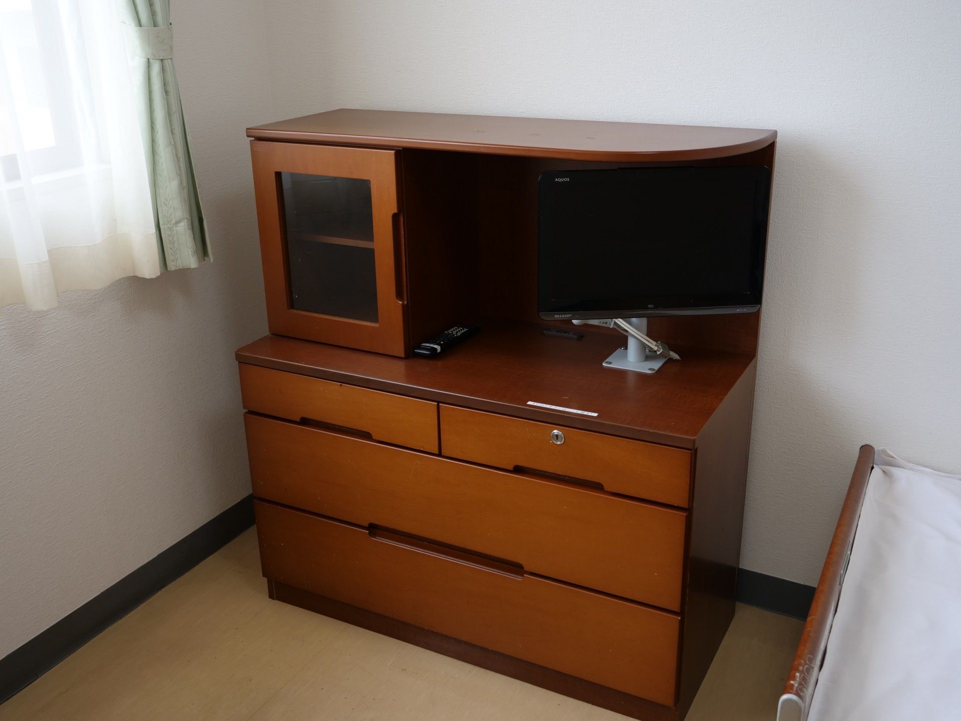 個室のテレビ台兼収納家具