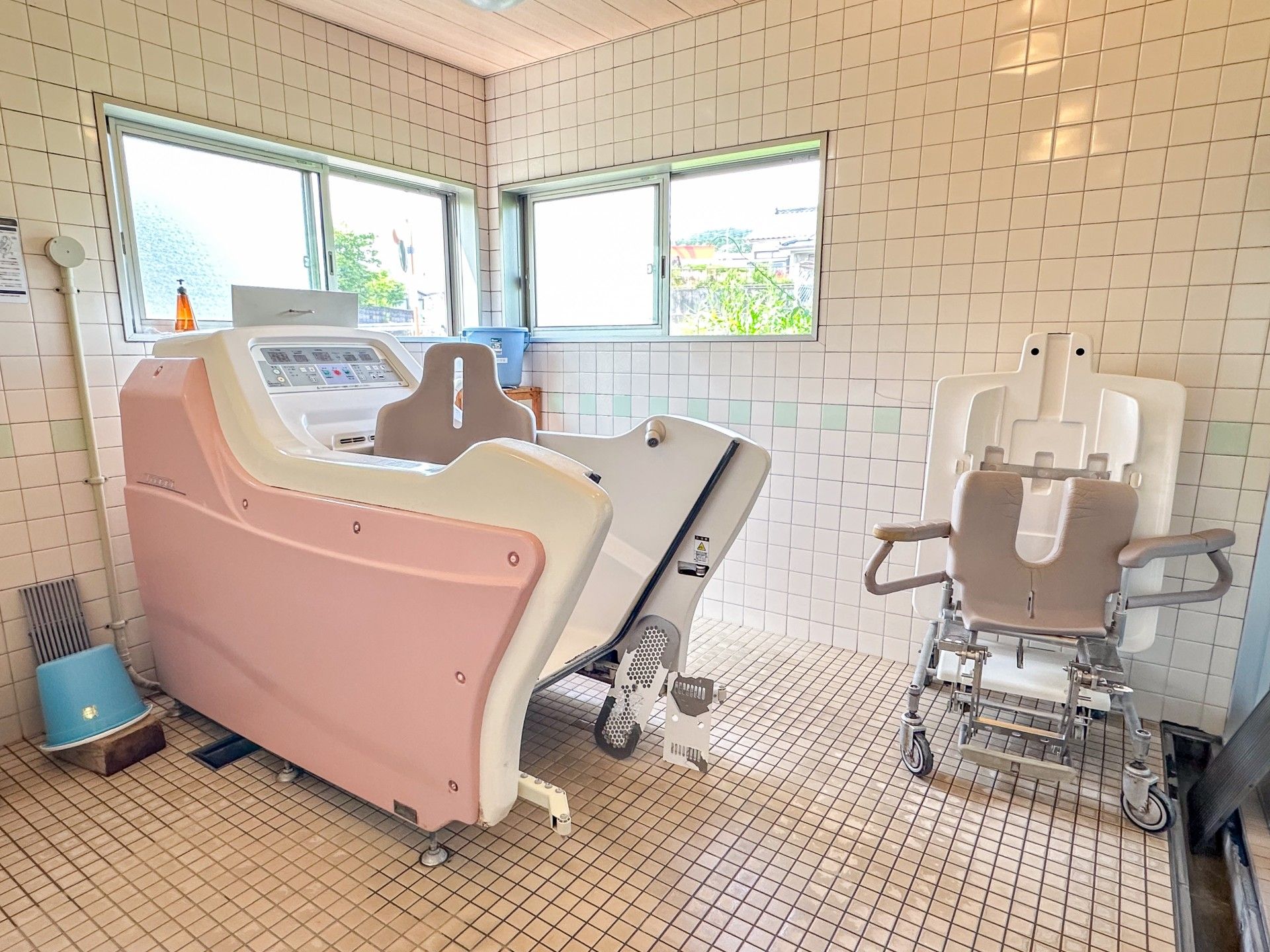 快適な入浴設備の部屋