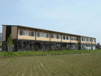 ゆったりとした施設の外観