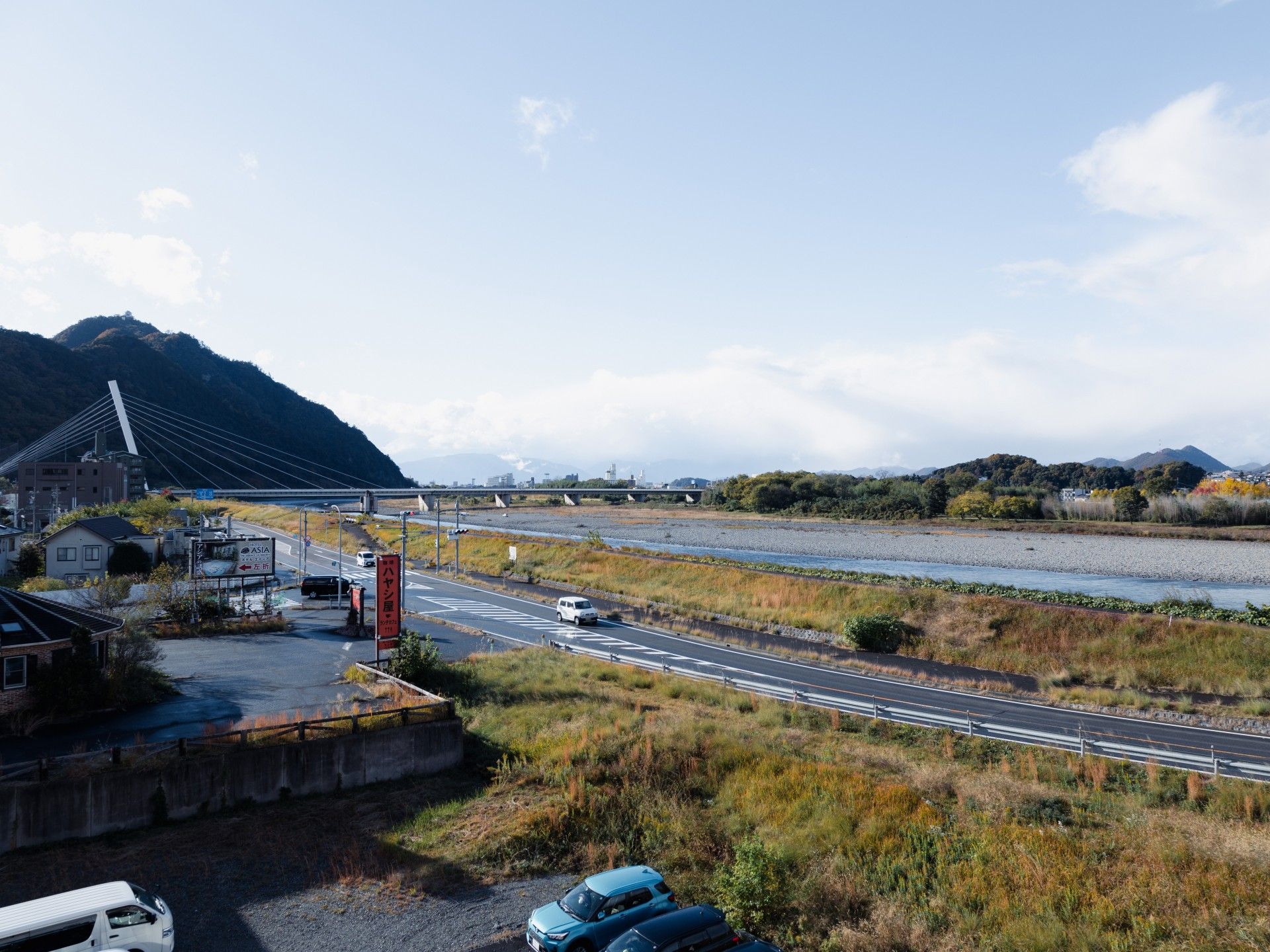 川沿いの風景
