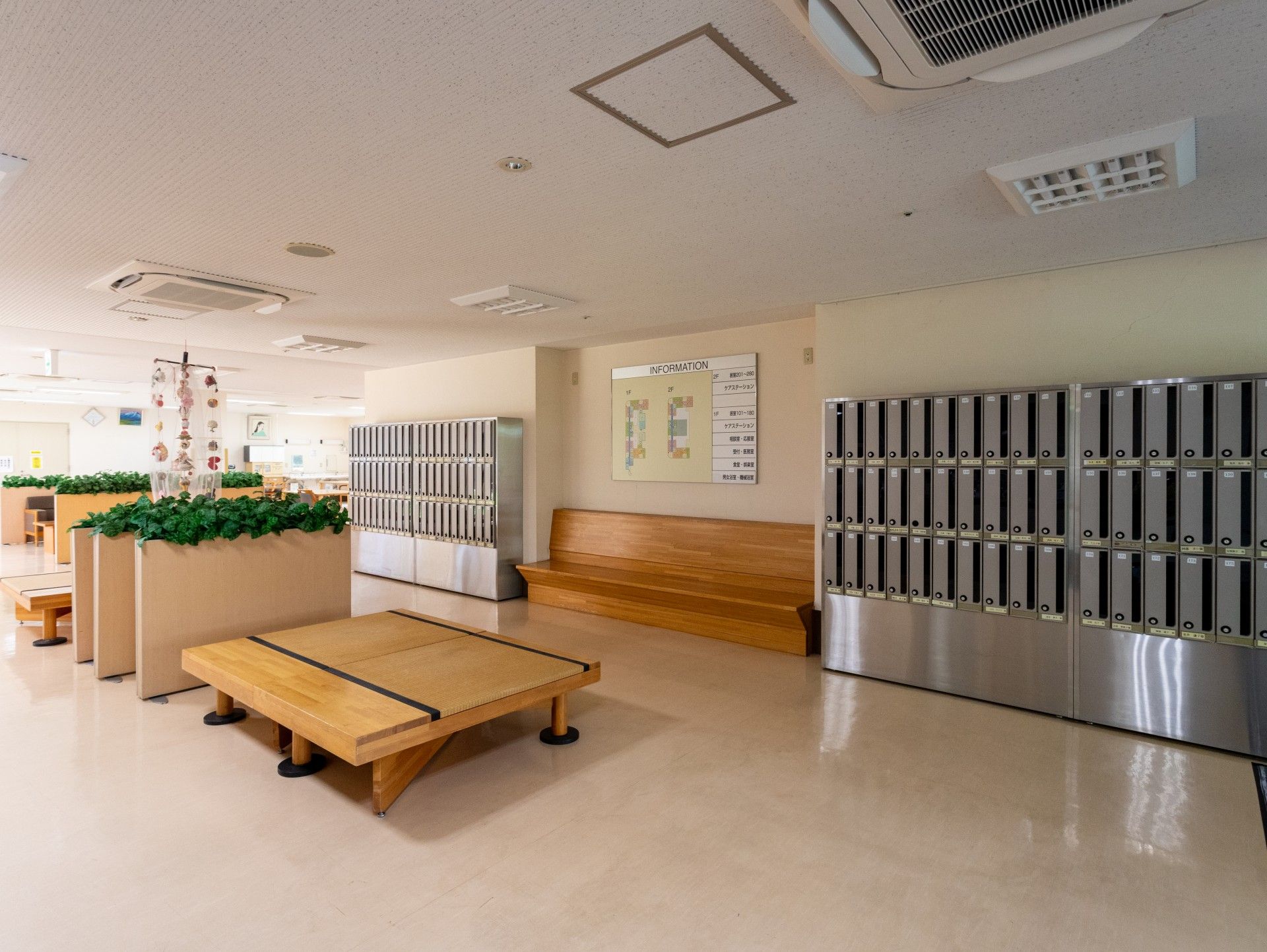 広々としたロビー