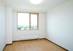 明るい個室の一角
