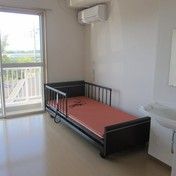 明るい個室の居室
