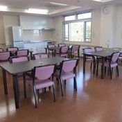 清潔感ある居心地の良い食堂