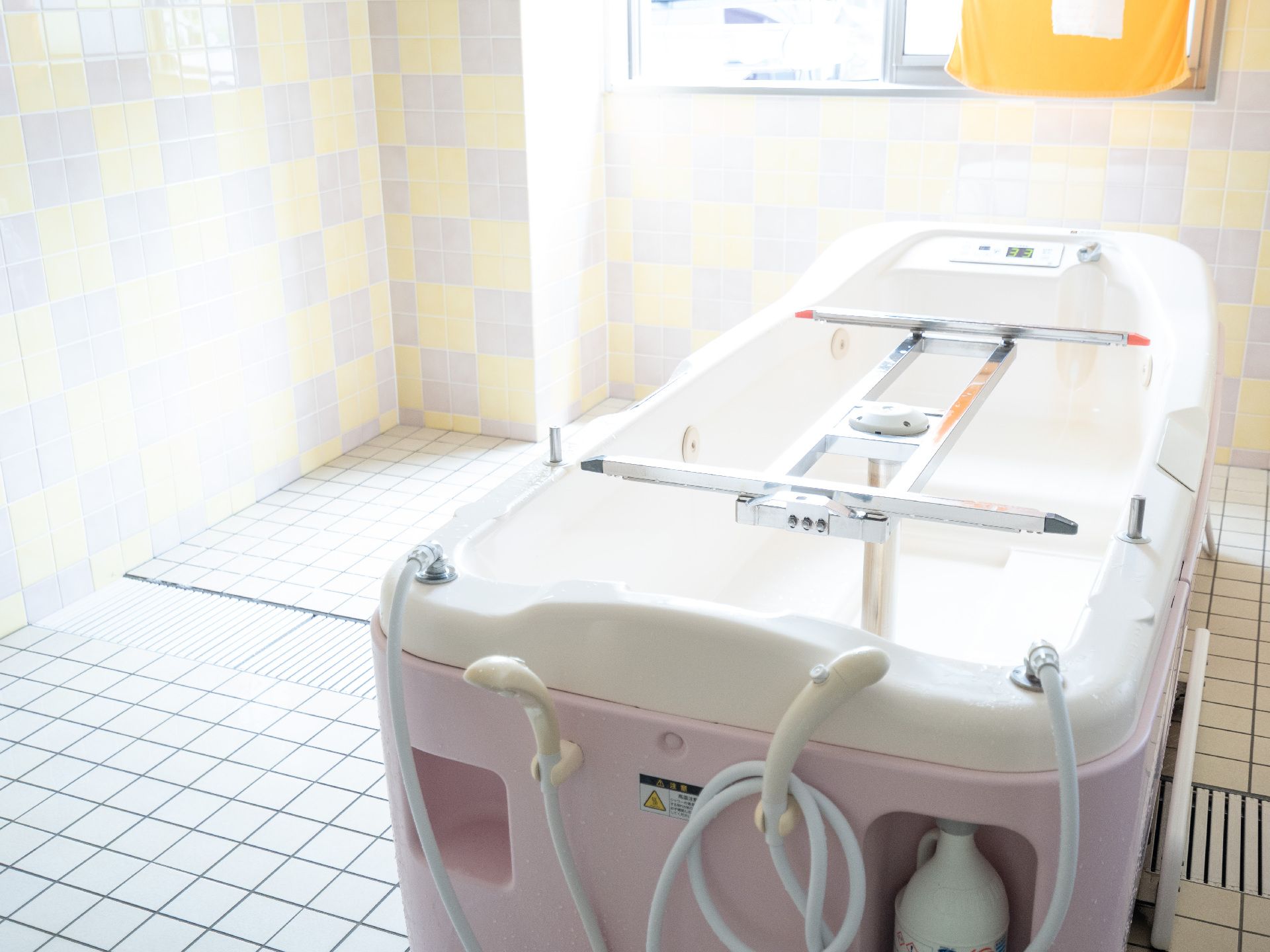 機械浴のある老人ホーム