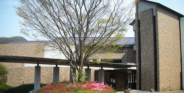 緑豊かな入り口風景