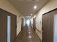明るく広々とした廊下