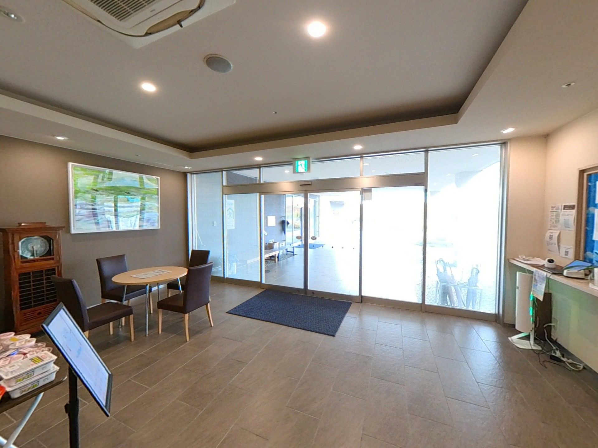 広々としたエントランス