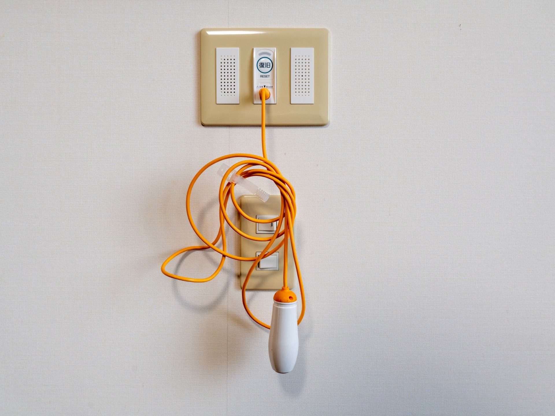 緊急呼び出しボタン