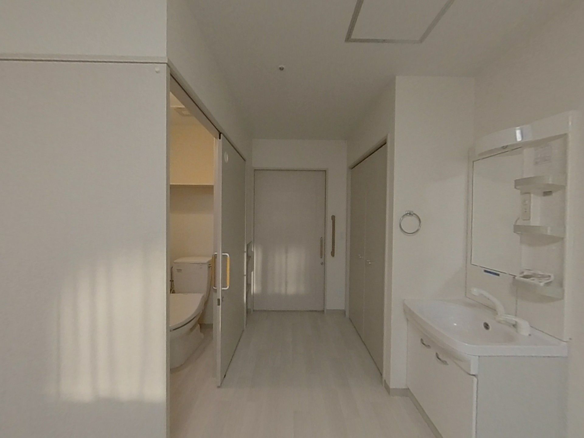 シンプルな洋室