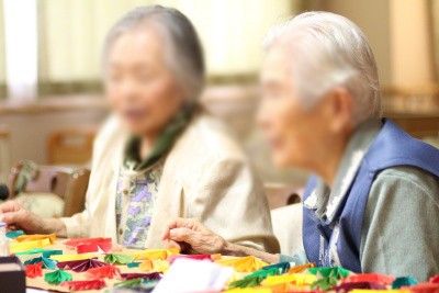 手作り作品を楽しむ様子
