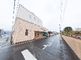 ゆったりとした外観の建物