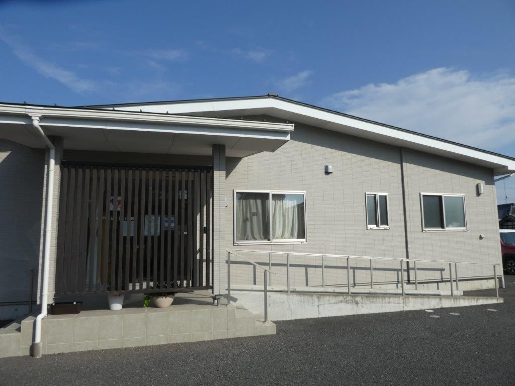 お部屋でくつろぐご入居者様