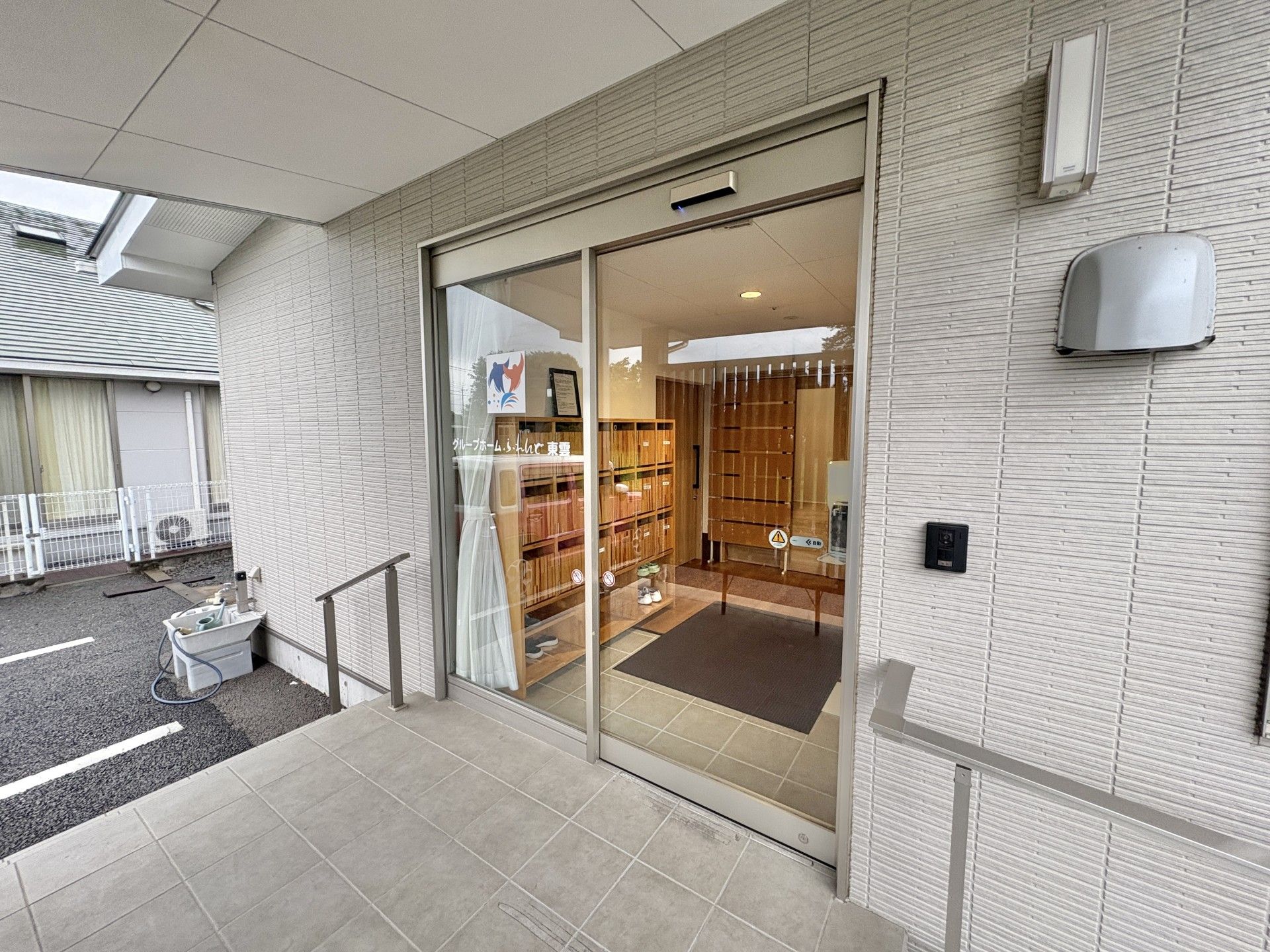 玄関のスライドドア