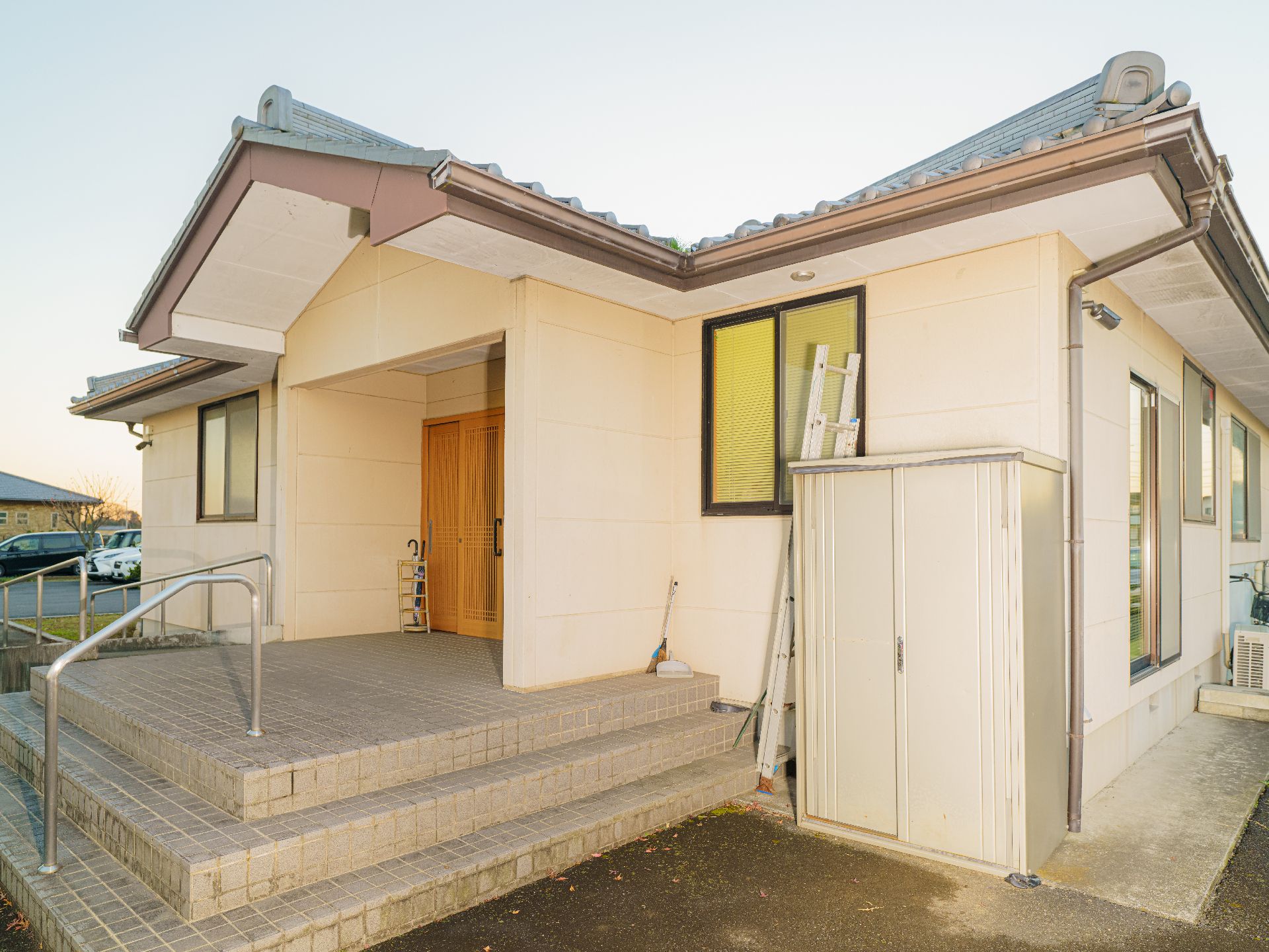 住宅感あるような雰囲気の外観