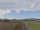 広々とした田園風景の中に位置する施設