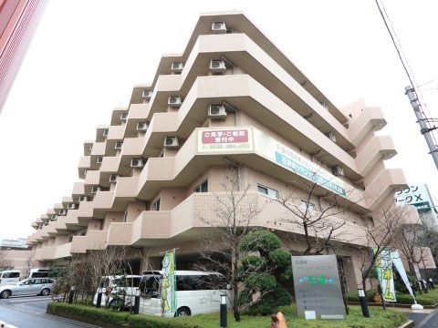 「石神井クラシック・コミュニティそよ風」外観。自然豊かな環境である。