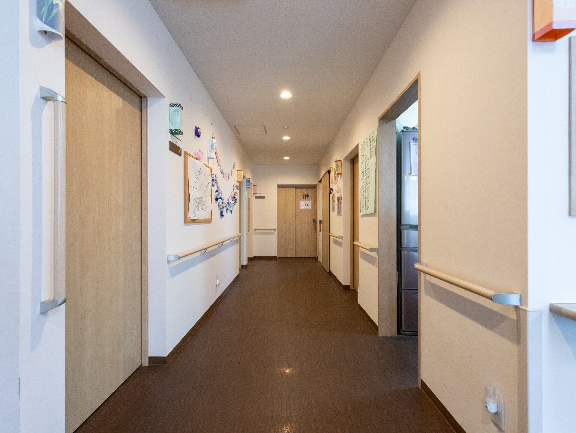 手すり付きの廊下