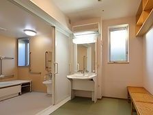 ゆったりとした洗面所