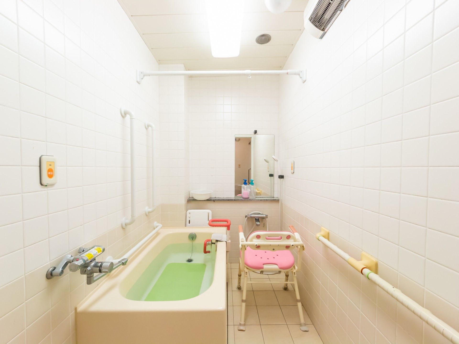 安全に配慮した浴室