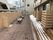 ベンチのある通路