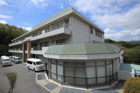 ゆったりとした施設の外観