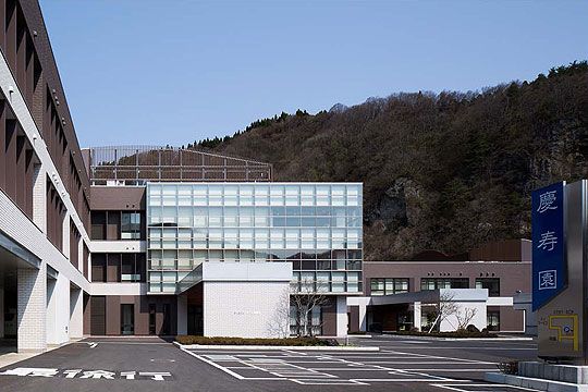 ゆとりある施設の外観