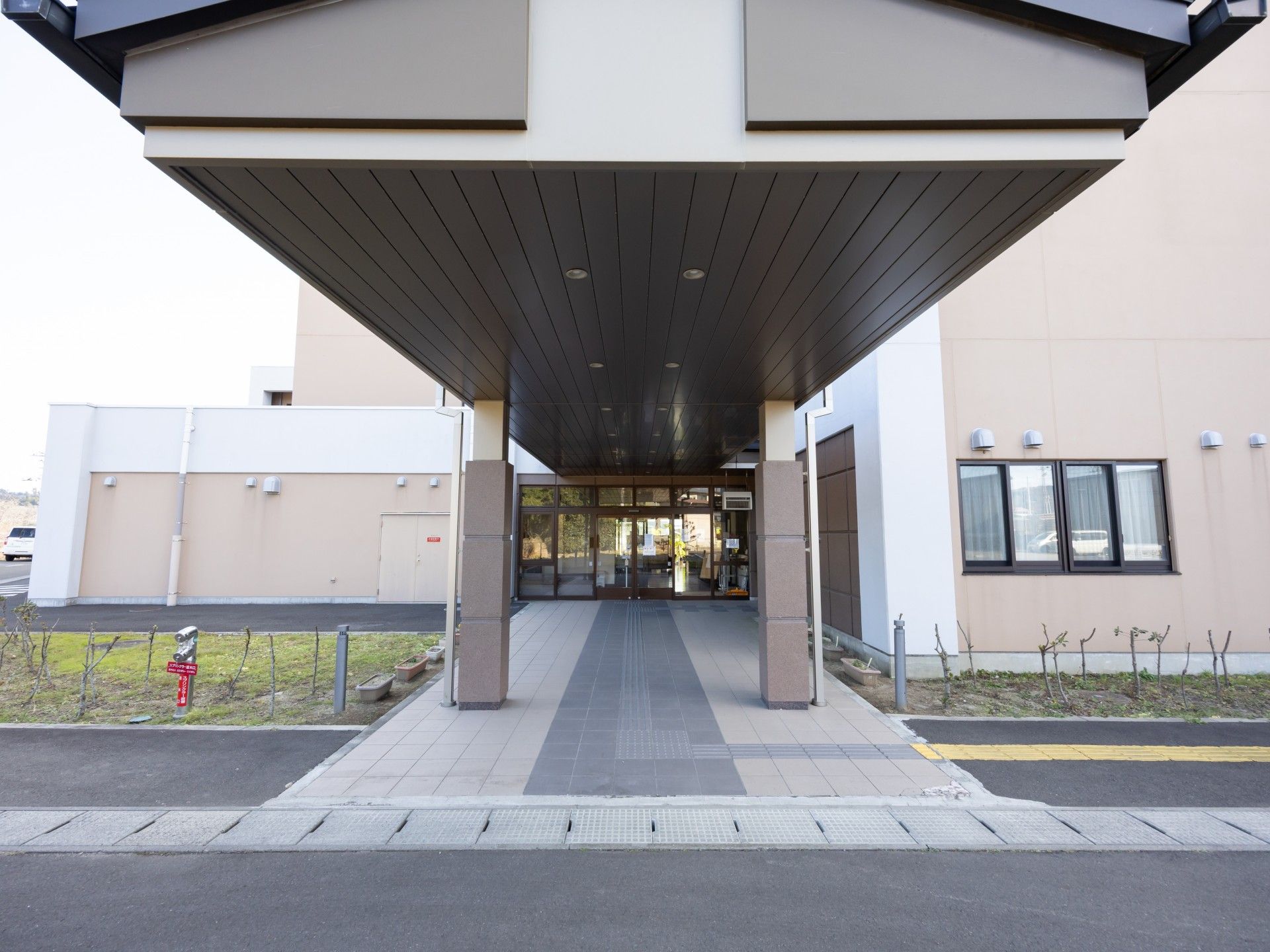 広い玄関のエントランス