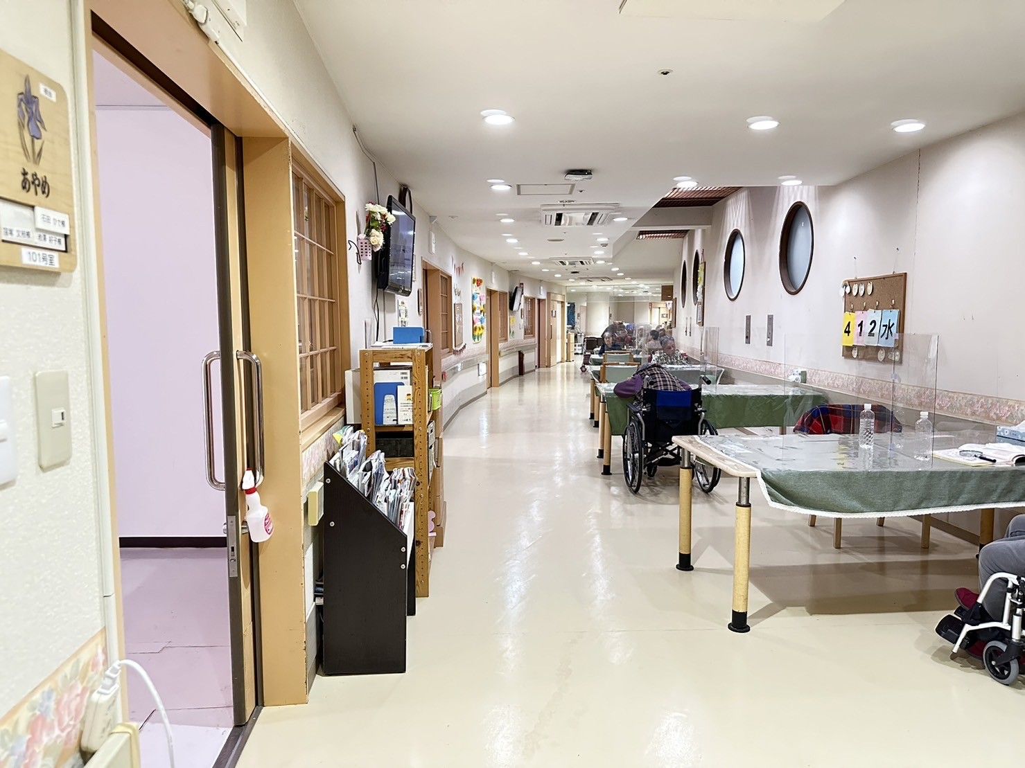 ゆったりとした廊下の風景