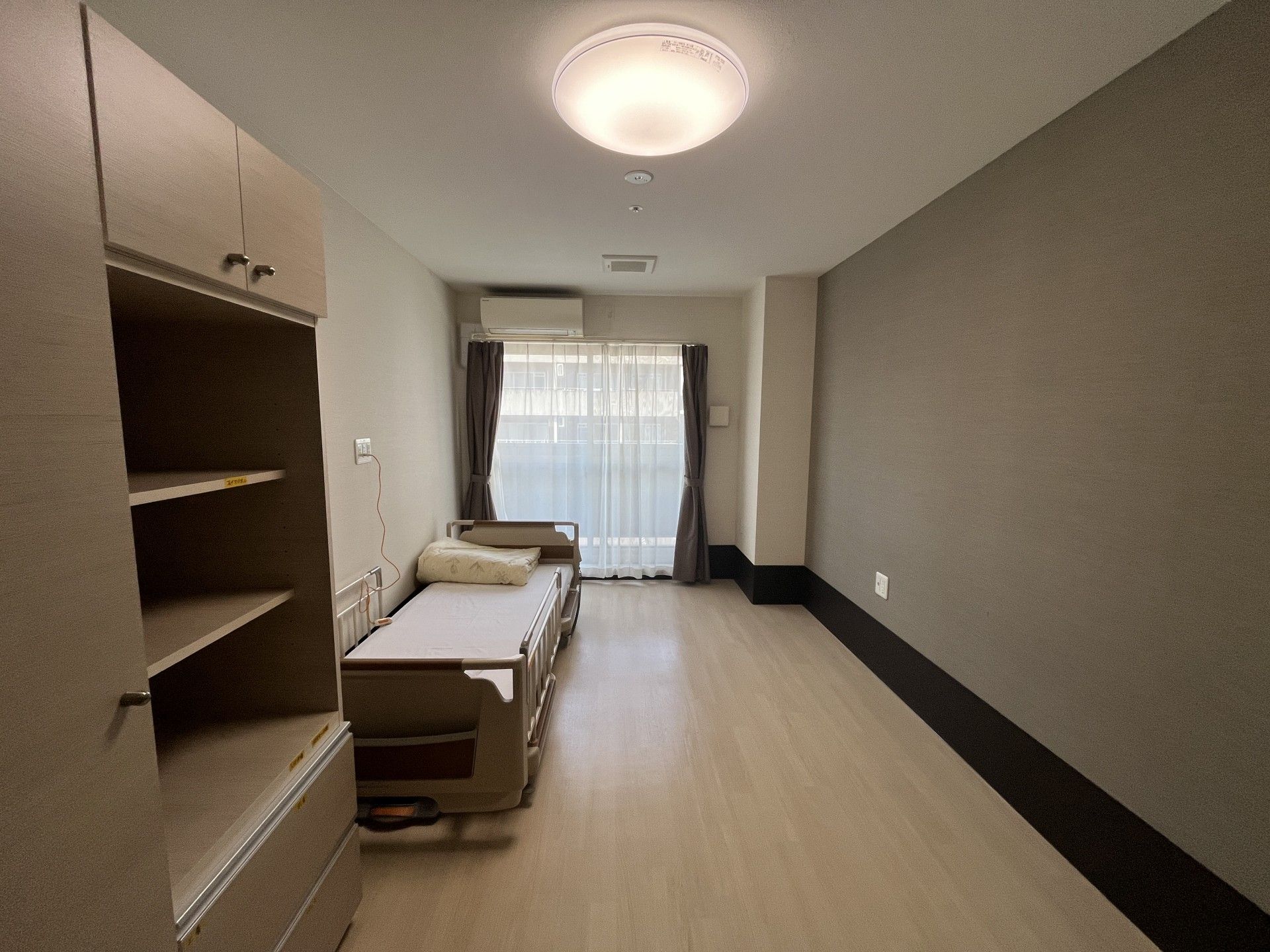 落ち着いた個室の様子