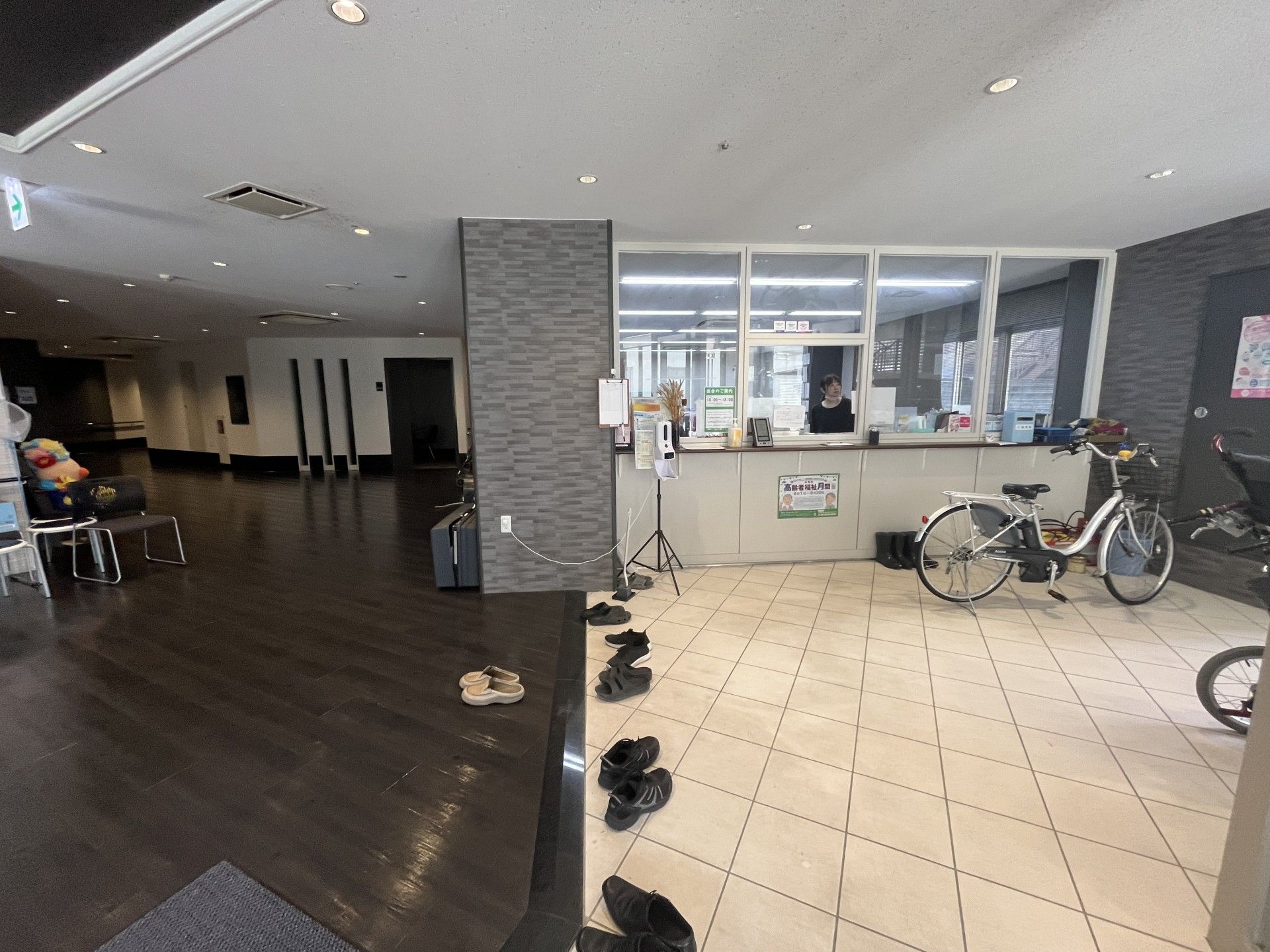 受付とロビーの様子