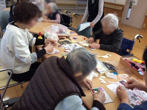 手作り活動の様子
