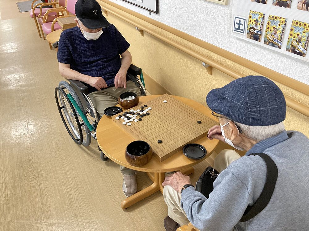 囲碁を楽しむ様子