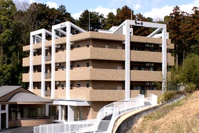 多階層の建物外観